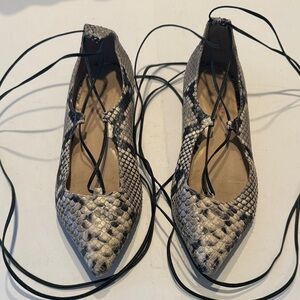 Chic Snakeskin Lace-Up Flats